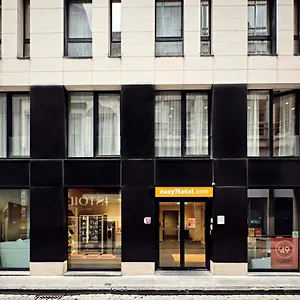 3* מלון Easyhotel Centre